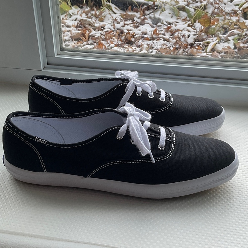 NWT / Women's Keds / Champion Originals Lace Up / Black & White / Size 9